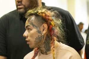 Tekashi 6ix9ine Hires Floyd Mayweather’s Ex-Bodyguards For New Security Detail: Report