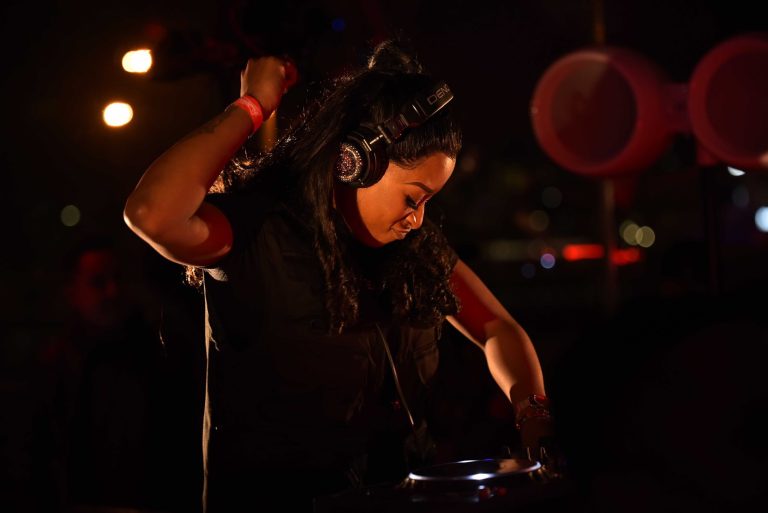 DJ ZINHLE – Afro House Set In The Lab Johannesburg
