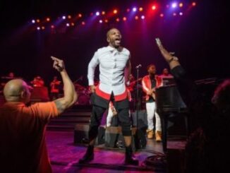 Kirk Franklin – Something About the Name Jesus (Medley)