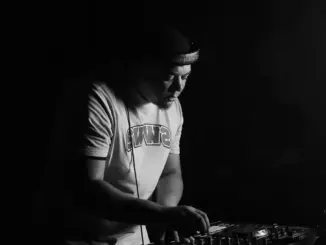 DJ FeezoL & DJ Drew – Back 2 Back Mix